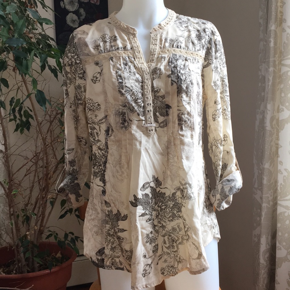Vintage look floral print cream tunic